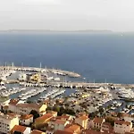 Saint Clair Pieds Dans L'eau Le Lavandou